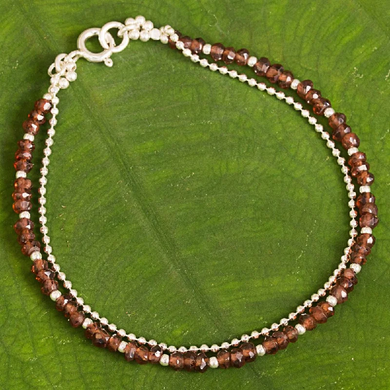 Handmade Sterling Silver 'Everlasting in Crimson' Garnet Bracelet (Thailand) - Red/White